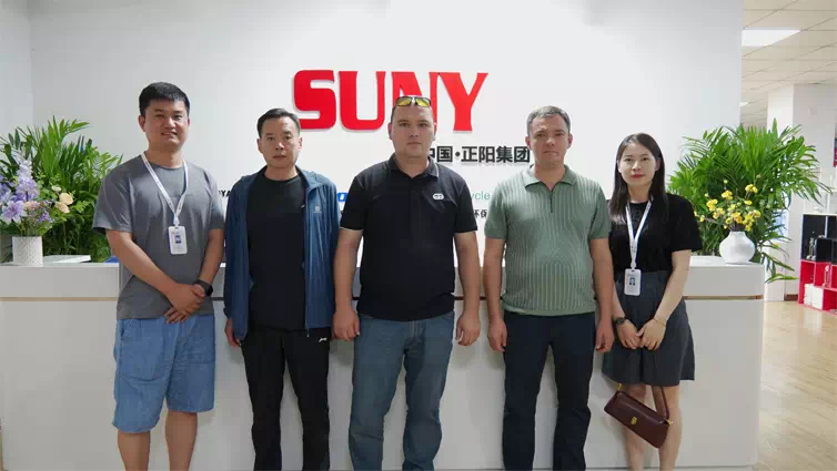 Customers From Tajikistan Come To Our Company To Inspect The Wet Wipes Manufacturing Equipment