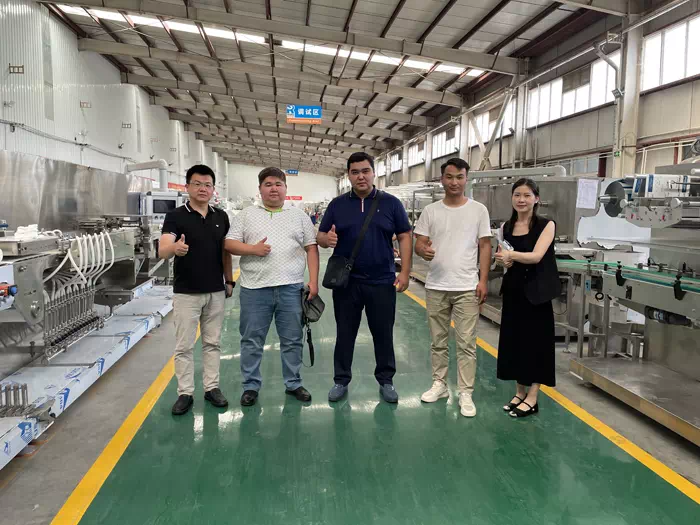 Kazakhstan inspects wet wipes machine