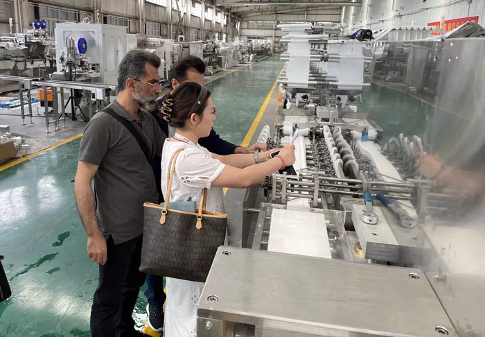 Iranian customers inspect wet wipes machine