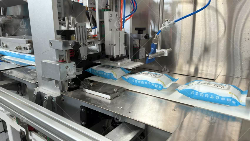 Efficient and Stable Wet Wipes Manufacturing Machine