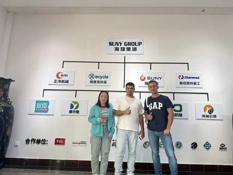 Welcome Tajikistan Customers to Visit Our Factory