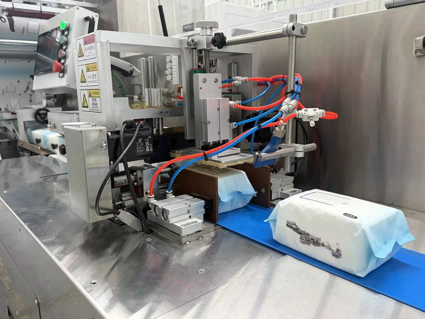 12 Lanes Wet Wipes Machine for High Efficiency Production