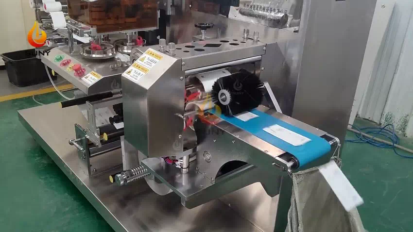 How Does a Hotel Wet Wipes Production Machine Work?